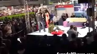 انمي نيك بنت و امها