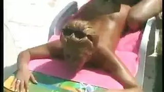 لعب التبول إكس إكس إكس: تبول سيدات على رجال مستسلمين