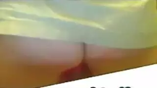 فتاة محاصرة بالثلج تركب قضيبًا كبيرًا