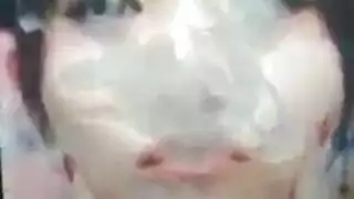 الخنثى كبيرة الثدي ليزا تمص قضيباً وتتلقى أحمالاً متعددة