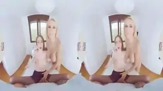 حركة صريحة بالواقع الافتراضي: مص مثير من فتاة جميلة