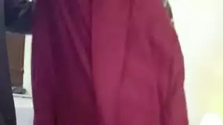 رجل عربي ممتلئ يضاجع بعمق في شريط جنسي صريح