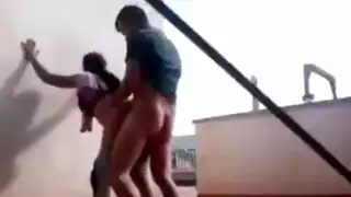 عاهرة محجبة تكشف كل شيء من أجل قضيب حبيبها السميك