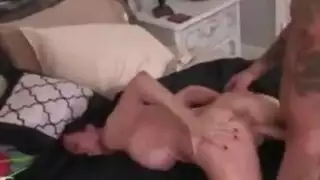 شهوة محرمة: شريط سكس صريح بين أم وابنها
