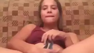 تركيز على الفرج: ناشوا تفتح وتملأ نفسها أمام الكاميرا