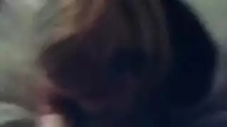 لاعبو كمال الأجسام التوينكس يضخون الحديد ثم يضخون بعضهم بشكل صلب