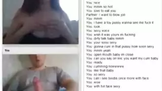 عاهرة شقراء عارية تستقبل عدة قذفات