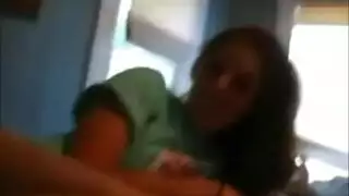 بورن عنيف: عاهرة تتعرض للضرب في مهبلها الضيق