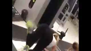 شاب رياضي وسيمم مع آبيهي
