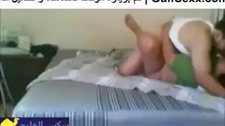 شريط سكس مصري عنيف: نيك جماعي قاسي
