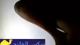 عاهرة مغربية كبيرة تتناك علي الواقف وعلي الارض سكس مغربي