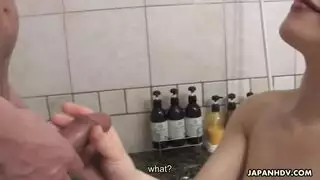 إباحية سبا آسيوية: عبادة قضيب وجنس مبلل زلق