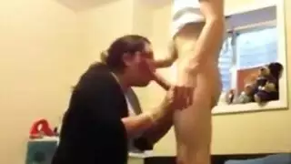 اختراق حلق متطرف: قذف من نيك فموي عميق