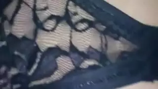قضيب الشاب العربي الكبير يوسع فتحة جارته الضيقة