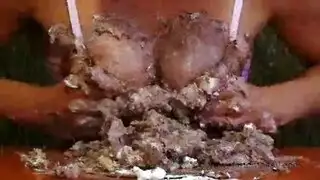 شهوة كاميرا ويب عالمية تتطور إلى فعل غرفة نوم صريح