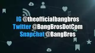 مفاجأة الثدي الكبير: يسيل لعابها على قضيب وحشي