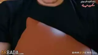 الام جارتها تنتاك من ابنها