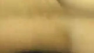 هواة سمراء مع وشم الوجه تعطي رأساً ثم تأخذ وضعية الكلب