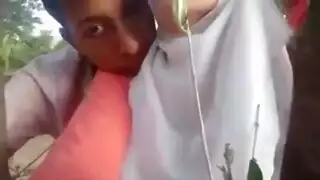 شاب بيمص ويلحس شفايف اخته ناؤ
