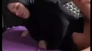 جمال محجوب في شريط جنس صريح بين أشقاء