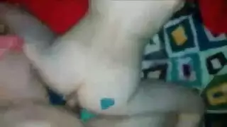 فتاة شابة تُضايق ثم تُنكح في وجهها بفعل اللسان العميق