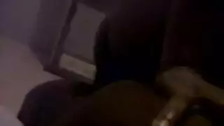 لاتينية محتاجة تمارس الجنس مقابل النقود في مشهد بين الأعراق صريح