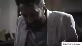 رجل يضاجع ابنة اخته