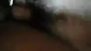 عاهرة مرتدية الجوارب تأخذ شرجًا قاسيًا وقذفًا داخليًا من رجل مسيطر