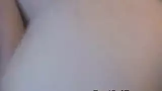 استمناء في العمل: إثارتها تدفعها للقذف على وجهها