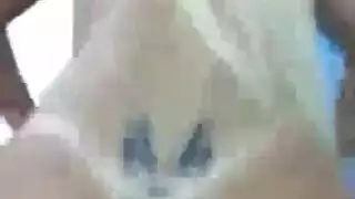 ثقوب ناغاليا اللذيذة يتم إصبعها بعمق في حركة إباحية صريحة