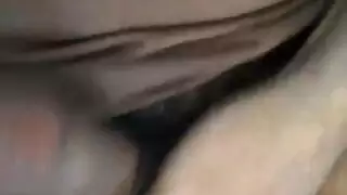 استمناء مراهق إكس إكس إكس ضخ قضيب عملاق من أجل نافورة مني
