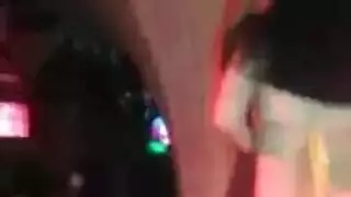 لسان فتاة صينية يستكشف فتحة الشرج في مقطع إباحي قاسي