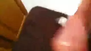 رجل شهواني يلتقي بعاهرة متزوجة مستعدة لجنس شرجي قاس