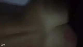 عاهرة شقراء تتوق للقضيب الأسود الصارم