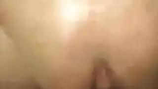 عاهرات الزي الأسود: مشهد علاقة مثلثة إباحية في السجن