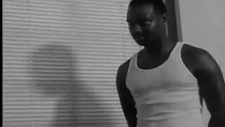 تأخذ إصبعه في شرجها ثم تأخذ زبه