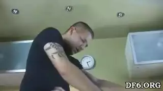 تمديد كس العذراء في جنس صريح