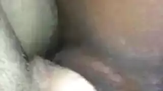 عاهرة أشقر متمتعة تنكح في جماعي صارم