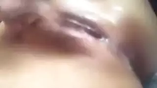 فتحات مبللة تتمدد بواسطة قضبان ضخمة نابضة