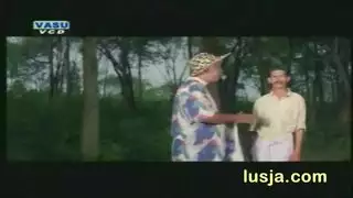 رسوم متحركة صريحة: ثلاثية سحاقية تتحول إلى فعل خشن بلعبة جنسية