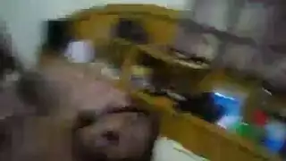 تلميذة تبتلع قذفين ثم تتوسل لقضيب ثالث في فمها