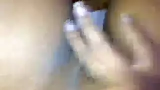 مثلية ثنائية الجنس: فتاتان تعبدان قضيباً واحداً