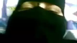 بورن بالنقاب: شرموطة تئن بلا سيطرة، تعبد زبه الصلب الحلو