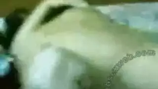 العاهرات بالملابس الداخلية تقدم عرض إكس إكس إكس لعملاء هورني