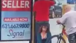 جنس في الخارج: قضيب أسمر كبير يأخذ عاهرة بيضاء