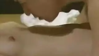 مشهد آسيوي صريح: خيال علاقة ممنوعة