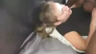 الزب الاسود الكبير جعلها ترتعش حتى قبل ان يدخل في كسها و تذوقه