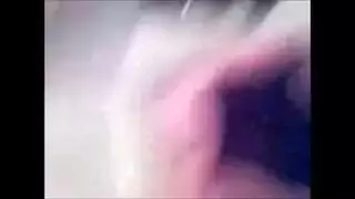 قحبة شهوانية ذات أثداء كبيرة ترقص وتتوسل لعلاقة جنسية صريحة