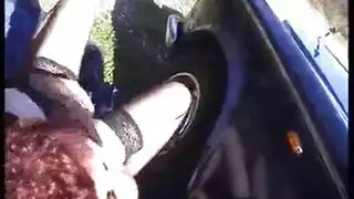 ملكة الشرج الناضجة تواجه مجموعة من الرجال