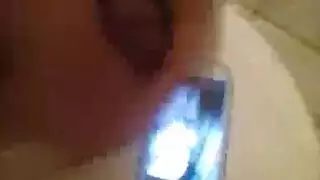 فتيات صغيرات مثيرة تدرب راهبة متدينة على إيلاج مزدوج متطرف